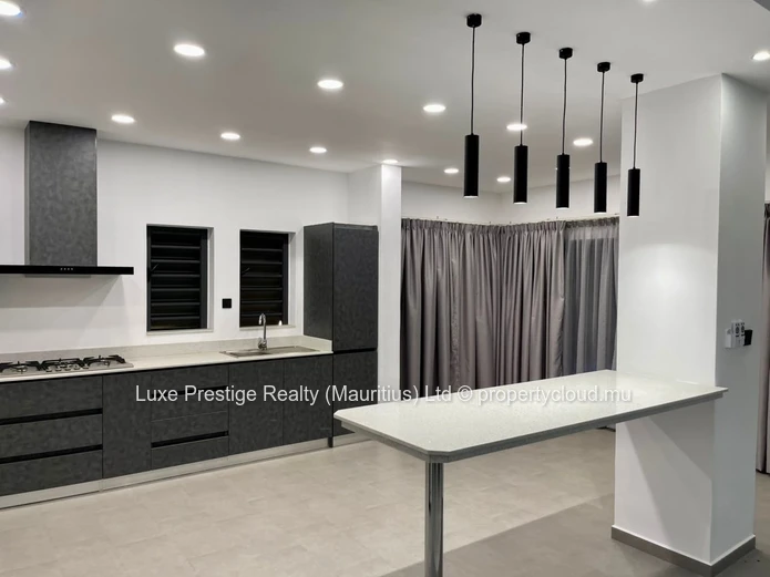 Villa de Luxe 4 Chambres avec Piscine Privée à Grand Baie | Résidence Sécurisée | Idéale pour les Familles et Expatriés