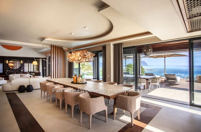 Villa Panorama — Surplombant la Mer