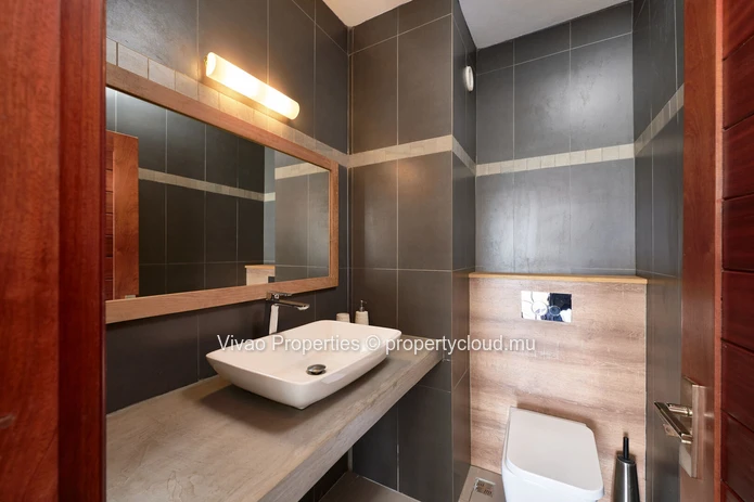 Appartement sous le G+2 scheme à vendre à Péreybère, Rivière du Rempart, 120m², 2 chambres, parking, balcon, meublé, ...