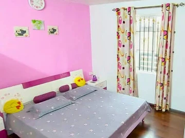 6 Bedroom House
