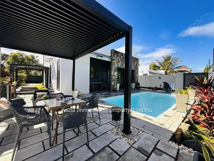 Contemporary Villa With A Mineral And Tropical Design