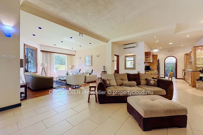 La Maison Coloniale – An Iconic Commercial Property in Pointe aux Canonniers (Sole Mandate)