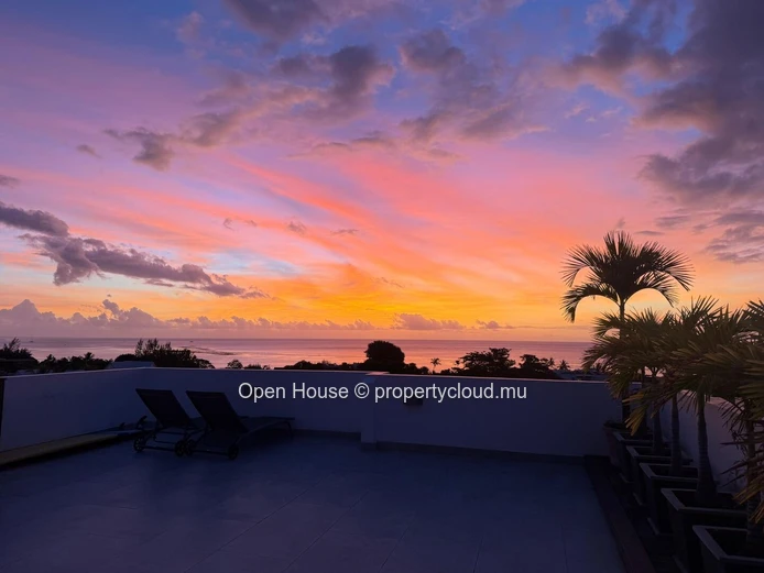 Luxury 3-Bedroom Penthouse with Private Pool in Tamarin (Sole Mandate)