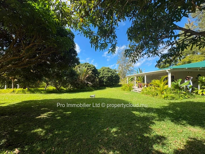 Charming Cozy House for Sale in Chamarel.