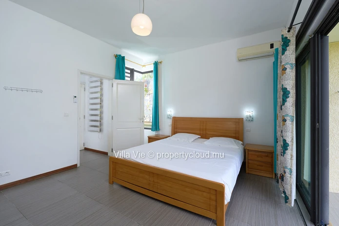Belle Mare - Charming villa with sea and mountain views