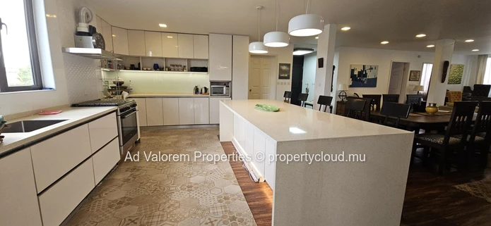 Appartement d'Exception à Vendre – Curepipe | 260 m²