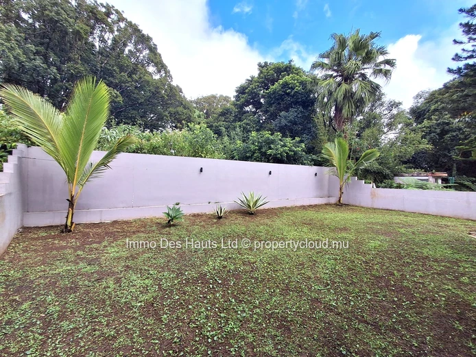 2-bedroom Apartment furnished for rent long term forest side Curepipe 
