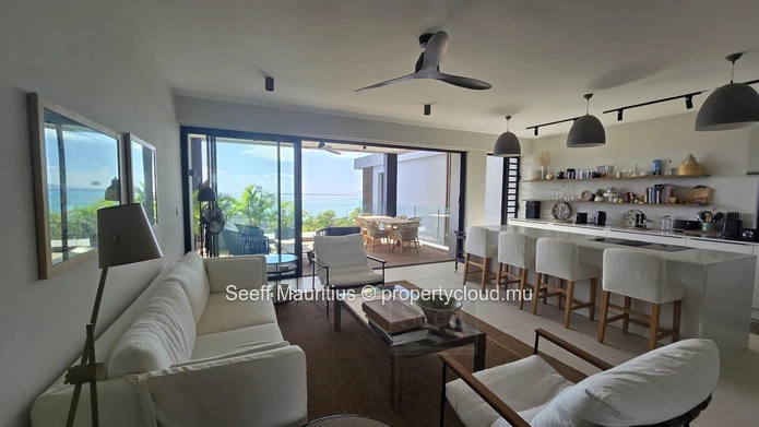 Magnifique penthouse en duplex avec vue panoramique sur l'océan – 3 chambres + bureau – Pointe aux Canonniers