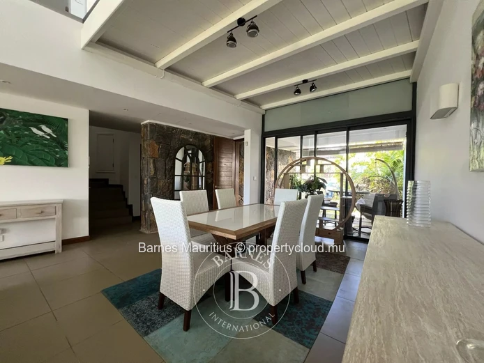 AZURI RESORT - 4-Bedroom Villa with Garden & Pool