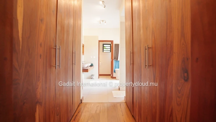 Luxurious Villa for Sale - Cap Tropical 2, Mauritius - Elegance and Investment Opportunity