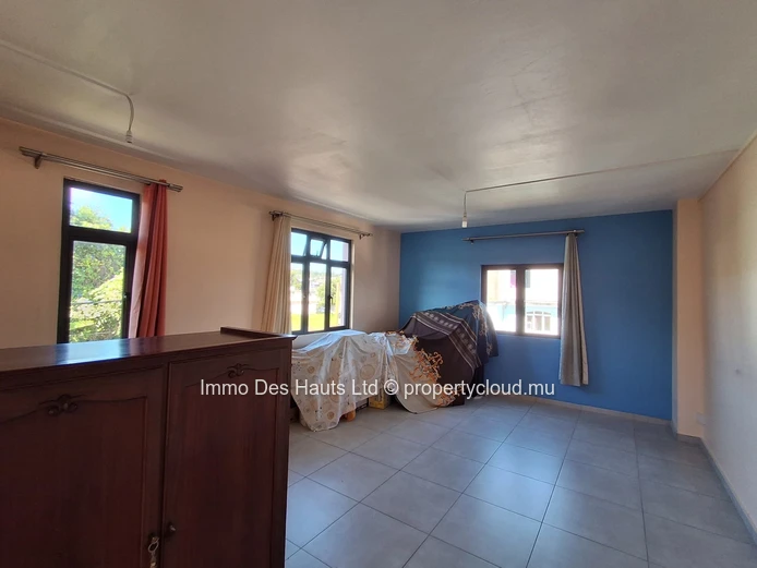 Maison meublée de 5 chambres à vendre – Allée Brillant, Floréal
