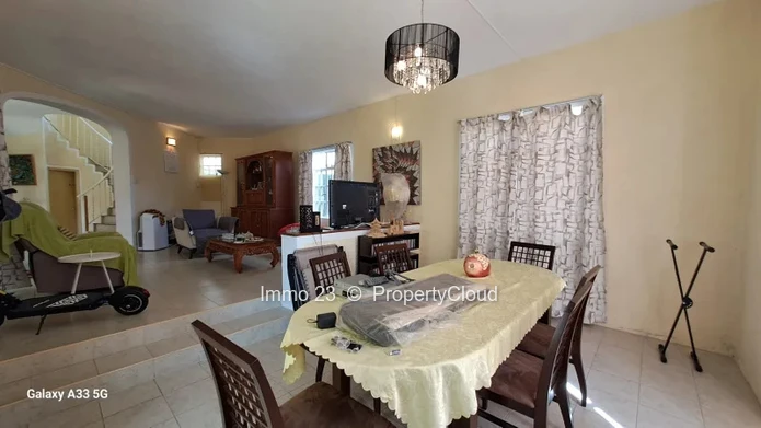 Maisons / Villas - 4 chambres - Roches Brunes