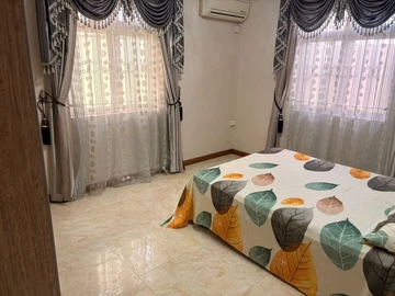 6 Bedroom House
