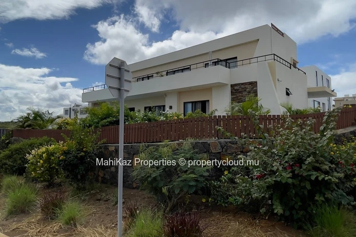 Luxurious Villa for Sale in Jardin d'Anna-2, Flic en Flac, Mauritius