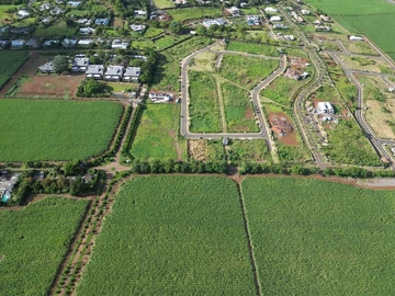 Prime residential land of 852m² with stunning sea and mountain views 
