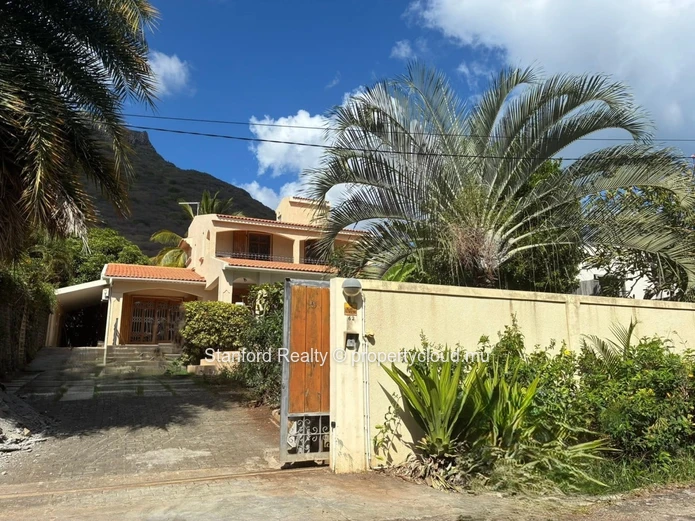 Family Home for Rent - 4 Bedrooms, Black Rock, Tamarin, West