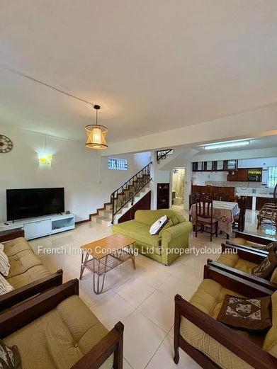 Villa 3 chambres , jardin et piscine, animaux acceptes, Calodyne