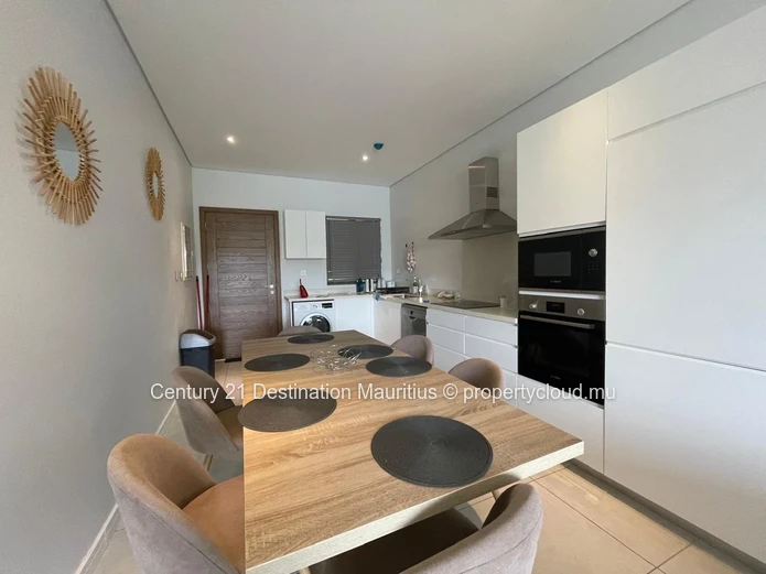 2-Bedroom Apartment in Péreybère 