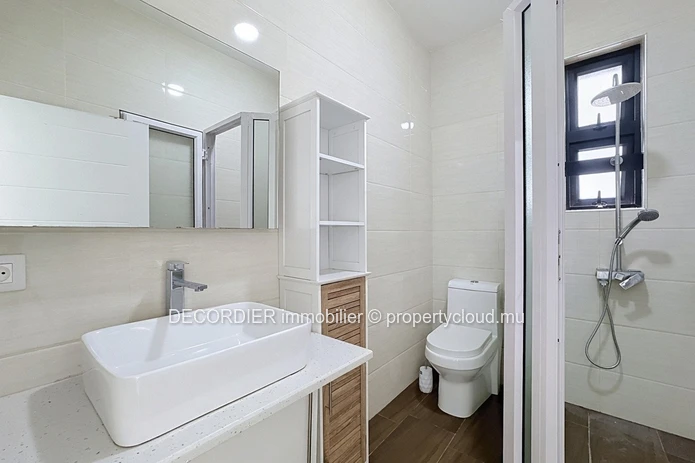 Spacious Apartment for Rent – Pereybère