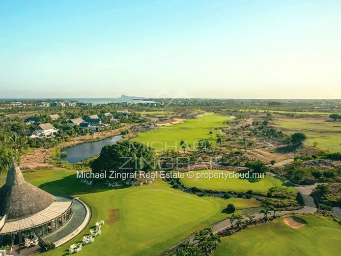 Opportunité exceptionnelle – Villa Fairway 5 suites au sein du domaine de golf de Mont Choisy