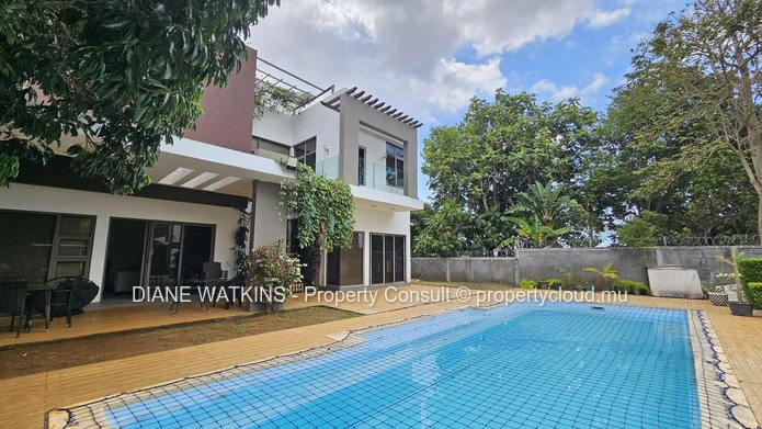4-bedroom house for sale in Beau Bassin 