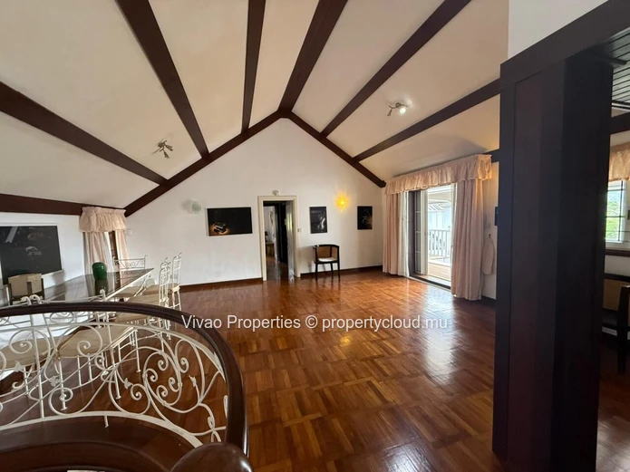 Opportunité rare à 'Vieux Quatre Bornes' 2 Luxueuses Villas sur un terrain de 1396m2 toises à Quatre Bornes - Seuleme...