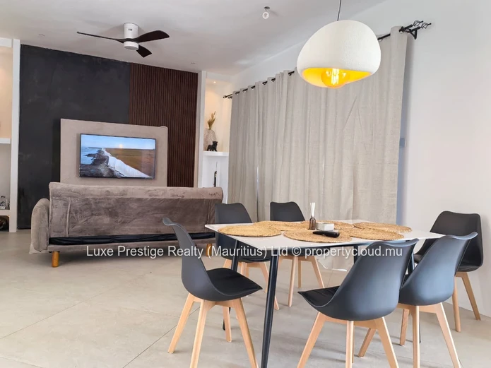 Villa neuve 3 chambres en suite à louer à Calodyne | À 350m de la mer | Rs 105,000 négociable