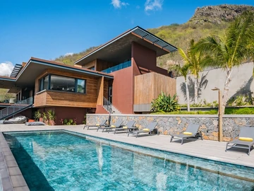 4 Bedroom Villa