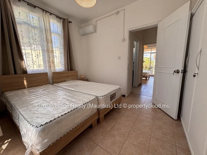 Townhouse Entièrement Rénové de 2 Chambres à Louer à Mont Choisy | À 2 Minutes à Pied de la Plage avec Piscine Commune
