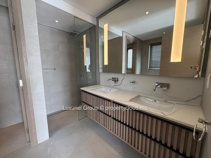 Appartement Moderne En Rez-De-Jardin Avec Grande Varangue Et Piscine