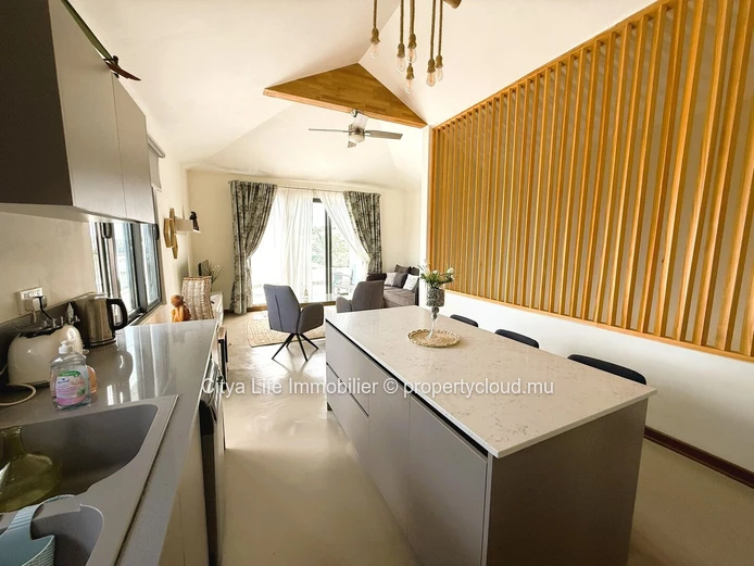 Élégante Maison Meublée avec Vue Panoramique à Flic en Flac