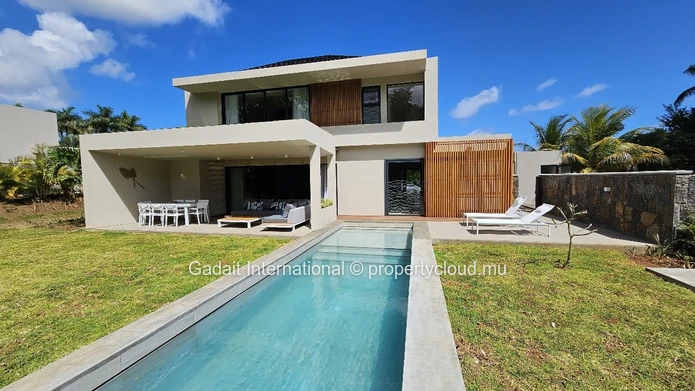 Invest in a magnificent villa with panoramic views of Morne and the lagoon in the west of Mauritius