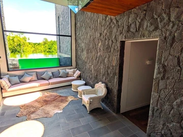 5 Bedroom Villa