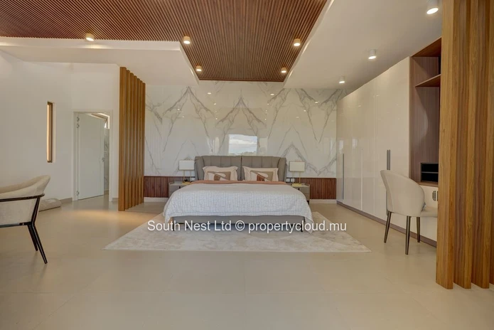 Beautiful villa of 4 bedrooms close to the beach