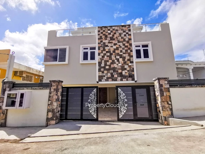 À Louer - Appartement De 2 Chambres Au Rez De Chaussée - Coromandel