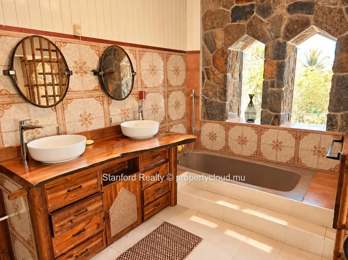 Beachfront Villa for Rent - 3 Bedrooms, Grand Gaube, North