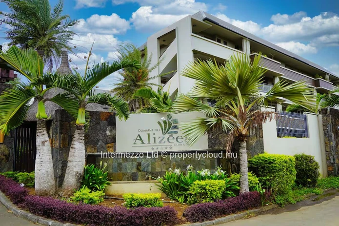 Grand Baie 2 bedrooms RES Apartment for Sale | Pool, Gym | 83m²