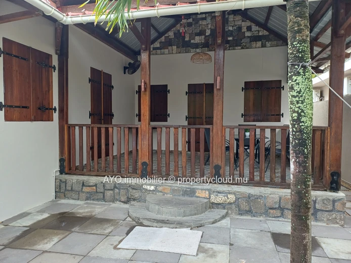 Maison plain-pied style creole de 3 chambres avec piscine à Bain Boeuf