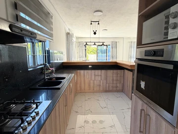 4 Bedroom Villa