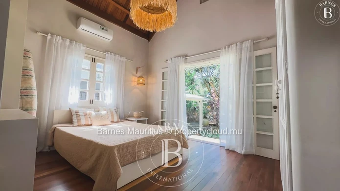 POINTE AUX CANONNIERS - Extraordinary Villa with 5 Bedrooms
