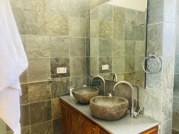 Luxury Villa for Rent in Grand Bay - 3 Bedrooms, Pool, and Garden