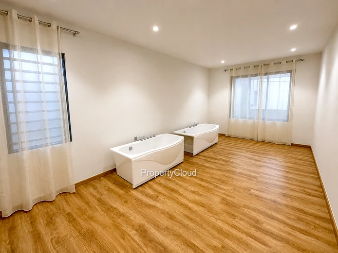 À Vendre | Maison Neuve De 3 Chambres | À 10 Min À Pied Du Jardin De Balfour | Beau Bassin