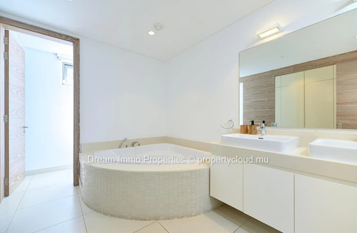A 2 Mn A Pieds De La Mer ! Belle Villa Jumelee De 3Ch A Grand Baie - Ile Maurice