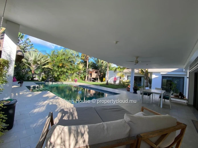 Splendid 4-bedroom en-suite villa for sale - highly sought-after estate and ideally located in Grand Baie -