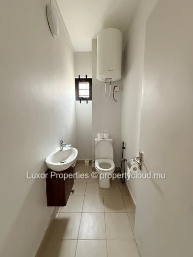 Villa de 2 Chambres à Louer | Flic en Flac