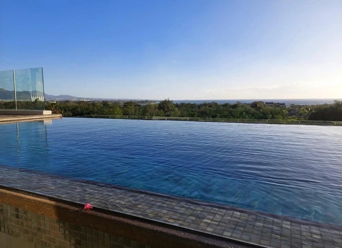 Appartement de luxe en rez-de-jardin avec piscine privée à vendre à Royal Park, Balaclava
