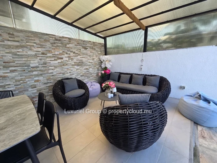 Villa With Pool For Rent – Pointe Aux Canonniers