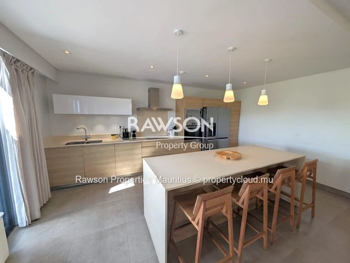 Magnifique Penthouse 3 Chambres En-Suit | Piscine De Style Lagon | Mont Choisy | € 720,000