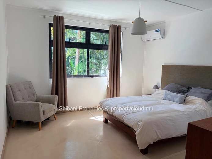 MAISON FAMILIALE À VENDRE – Quatre-Bornes