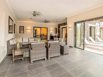 4 Bedroom Villa